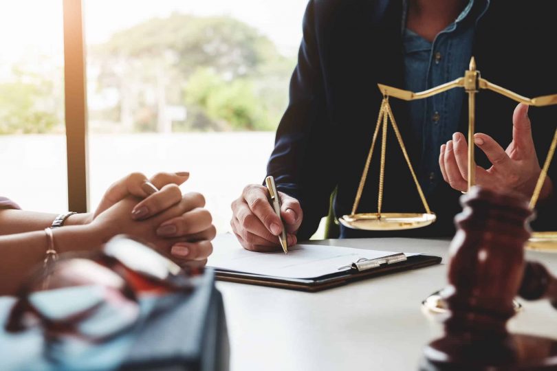 When do you need a tax attorney? The lawyer explained to the client to plan the case.