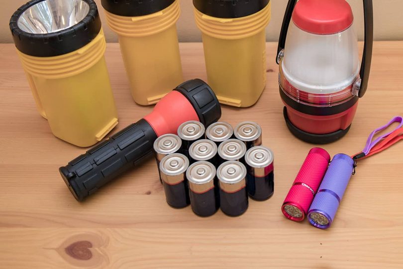 What to Put in a Hurricane Survival Kit