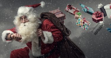 Santa sneaking with last minute gift ideas without drowning in debt!
