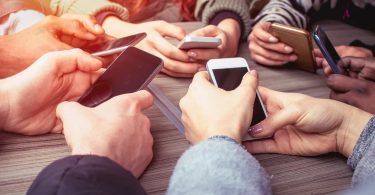 Who has the best cell phone plan