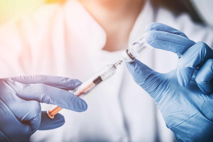 doctor, flu shot. how to prevent getting the flu gripe