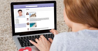 6 Signs of a Fake Dating Website