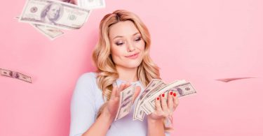 Is That “Sugar Momma” a Scammer?